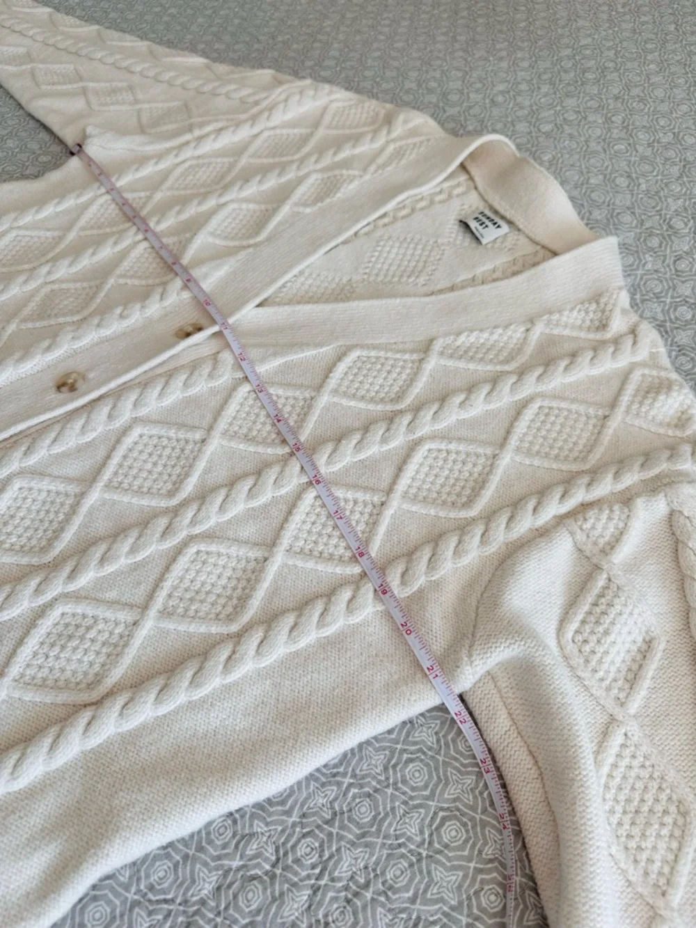 Aritzia Sunday Best Whisper White Lamora Cardigan Cable Knit Oversized Size XS - Picture 10 of 15